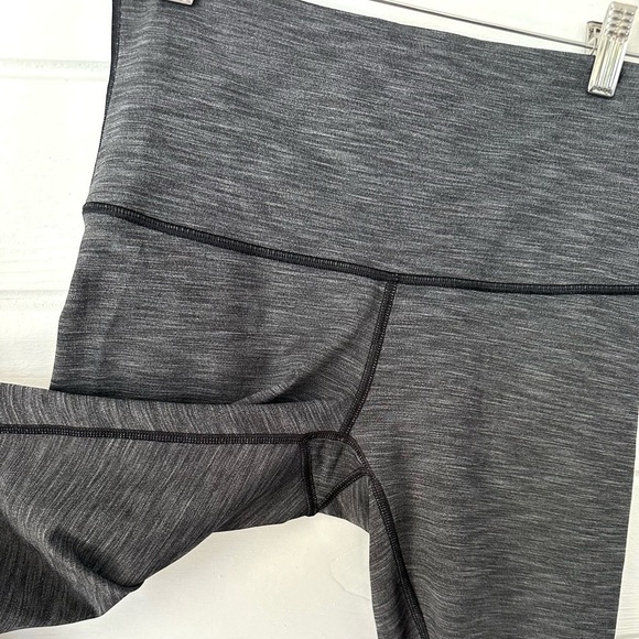 Lululemon Wunder Under High Rise Crop Full-On Luxtreme 21" Heathered Black Sz 8 - Picture 6 of 11